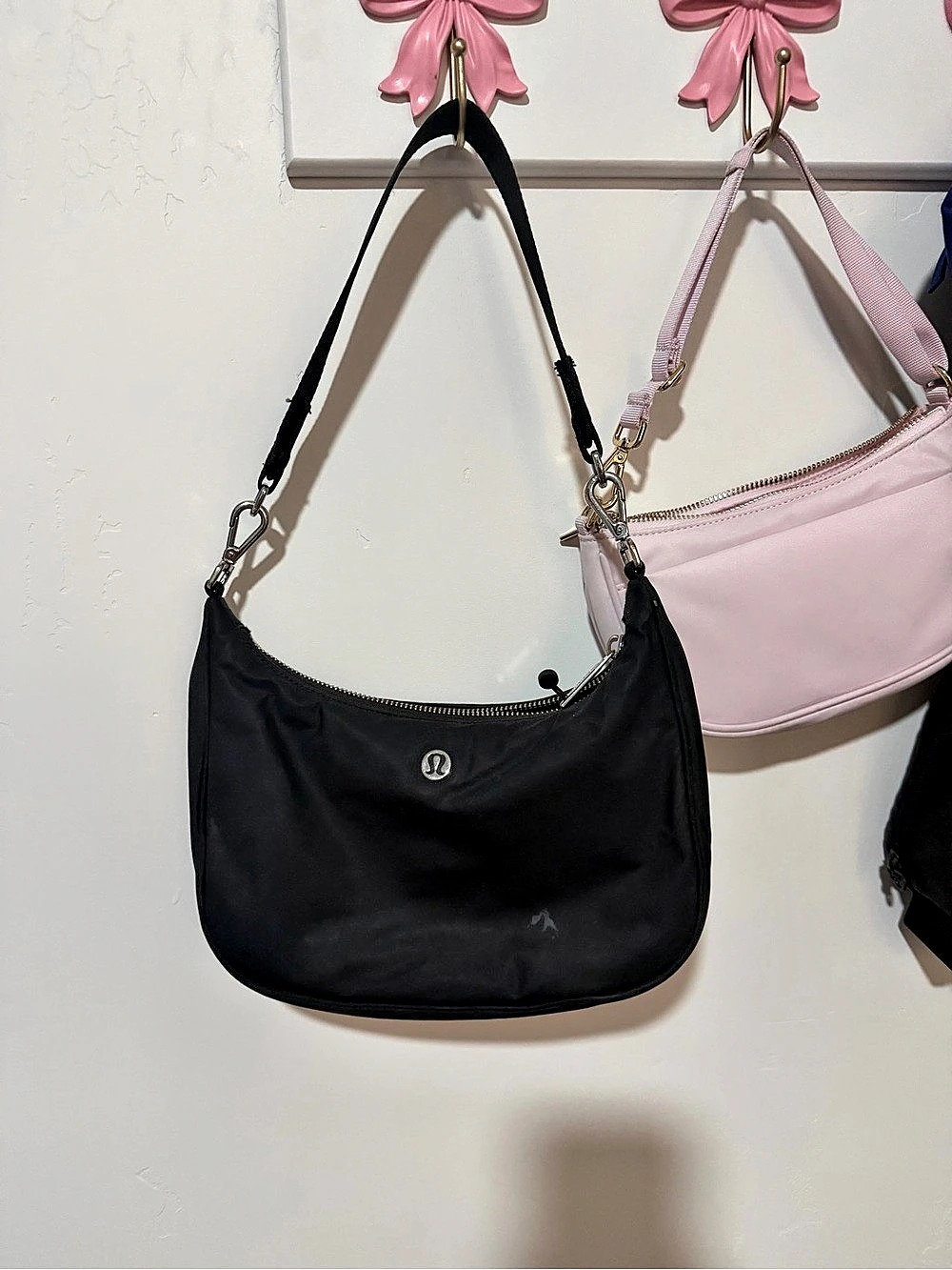 lululemon City Essentials Shoulder Bag 4L in Black